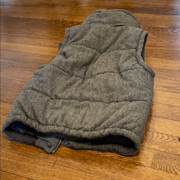 Gray vest - Picture 4 of 4